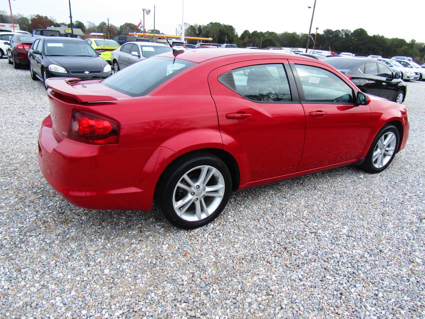 2012 Red Dodge Avenger SXT (1C3CDZEG1CN) with an 3.6L V6 DOHC 24V engine, Automatic transmission, located at 15016 S Hwy 231, Midland City, AL, 36350, (334) 983-3001, 31.306210, -85.495277 - Photo#5